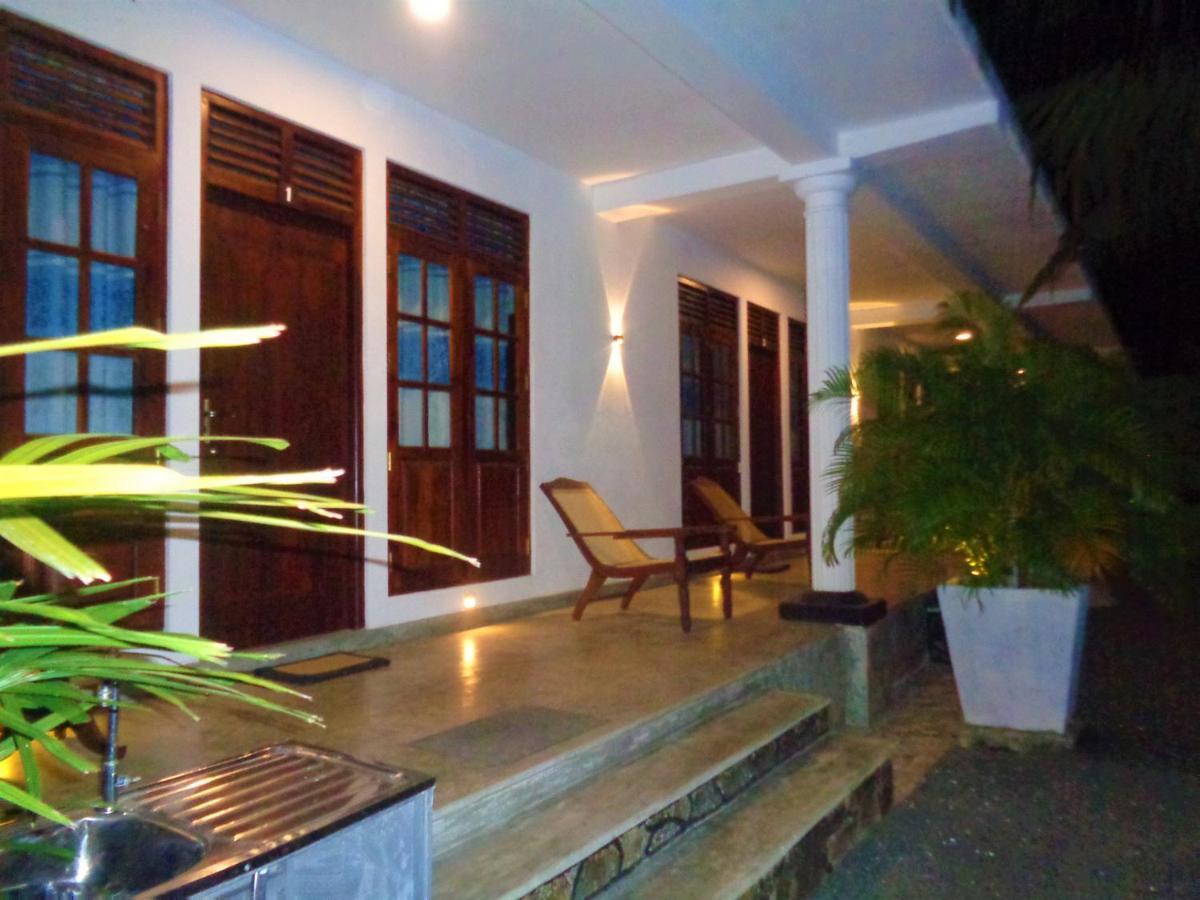 New Holiday Reach Unawatuna Bagian luar foto